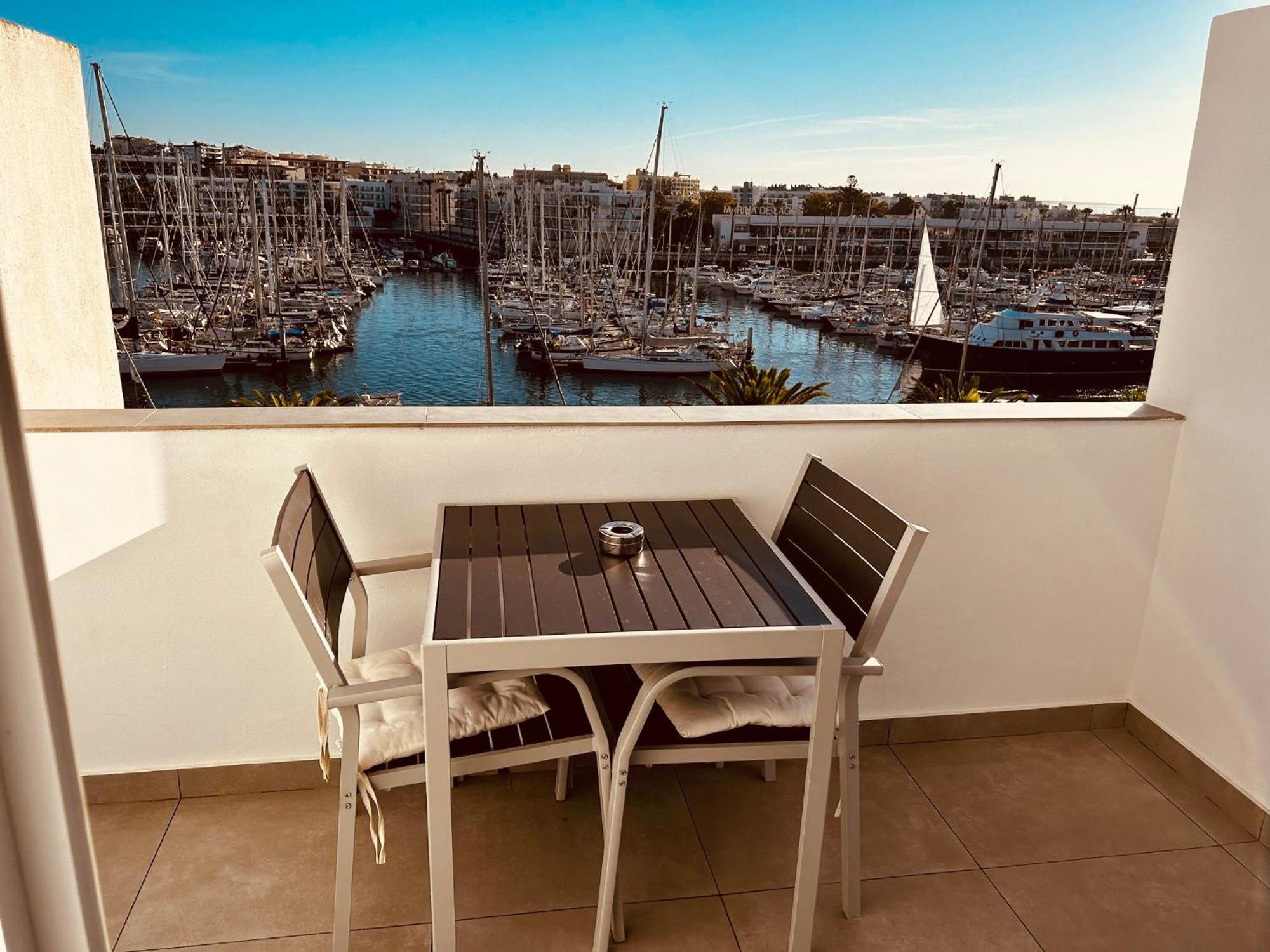 Central Lagos Apt With Marina Views Near Beaches 外观 照片
