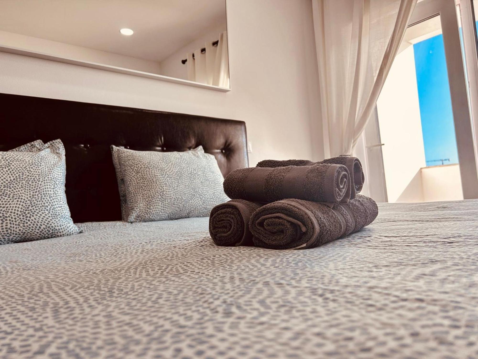 Central Lagos Apt With Marina Views Near Beaches 外观 照片