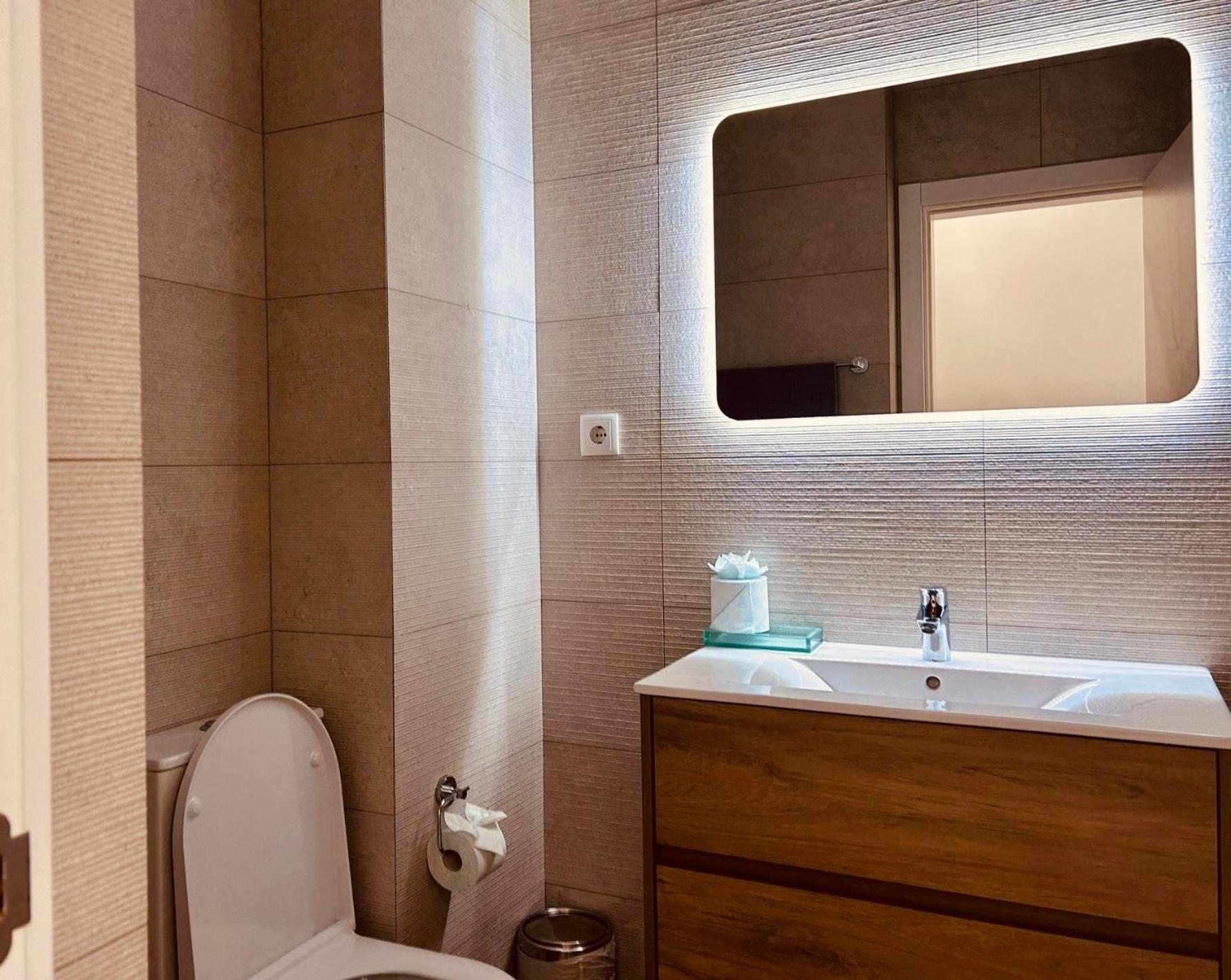 Central Lagos Apt With Marina Views Near Beaches 外观 照片