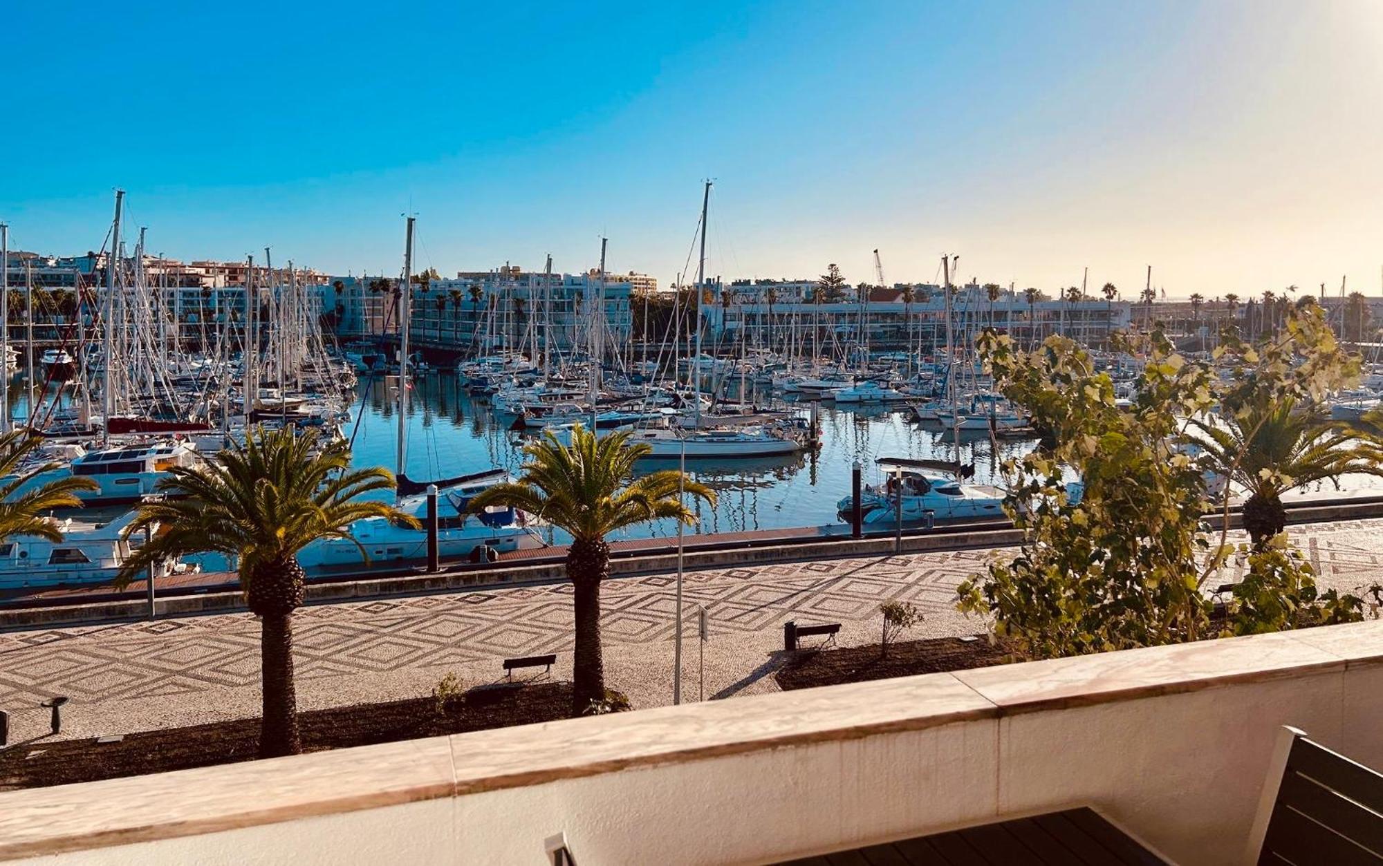 Central Lagos Apt With Marina Views Near Beaches 外观 照片