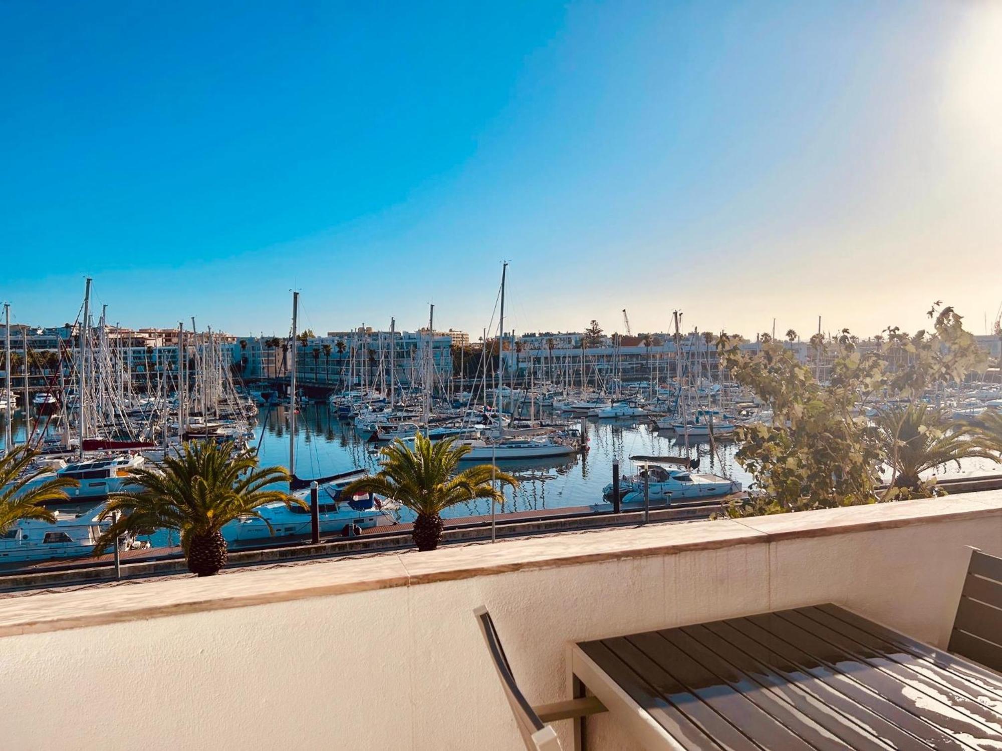 Central Lagos Apt With Marina Views Near Beaches 外观 照片