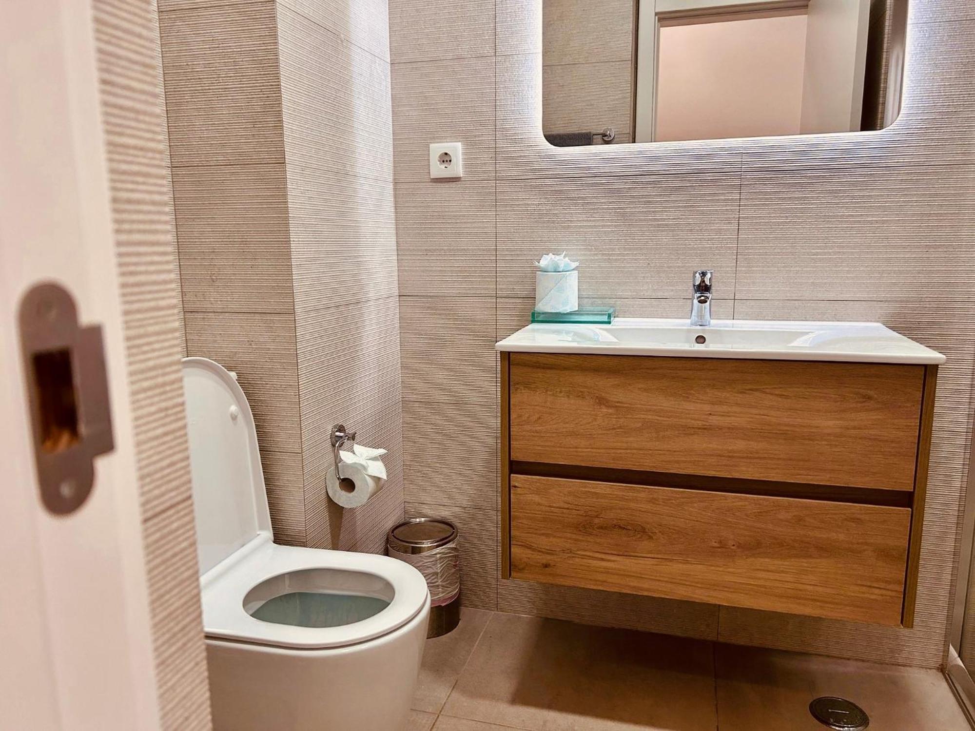 Central Lagos Apt With Marina Views Near Beaches 外观 照片