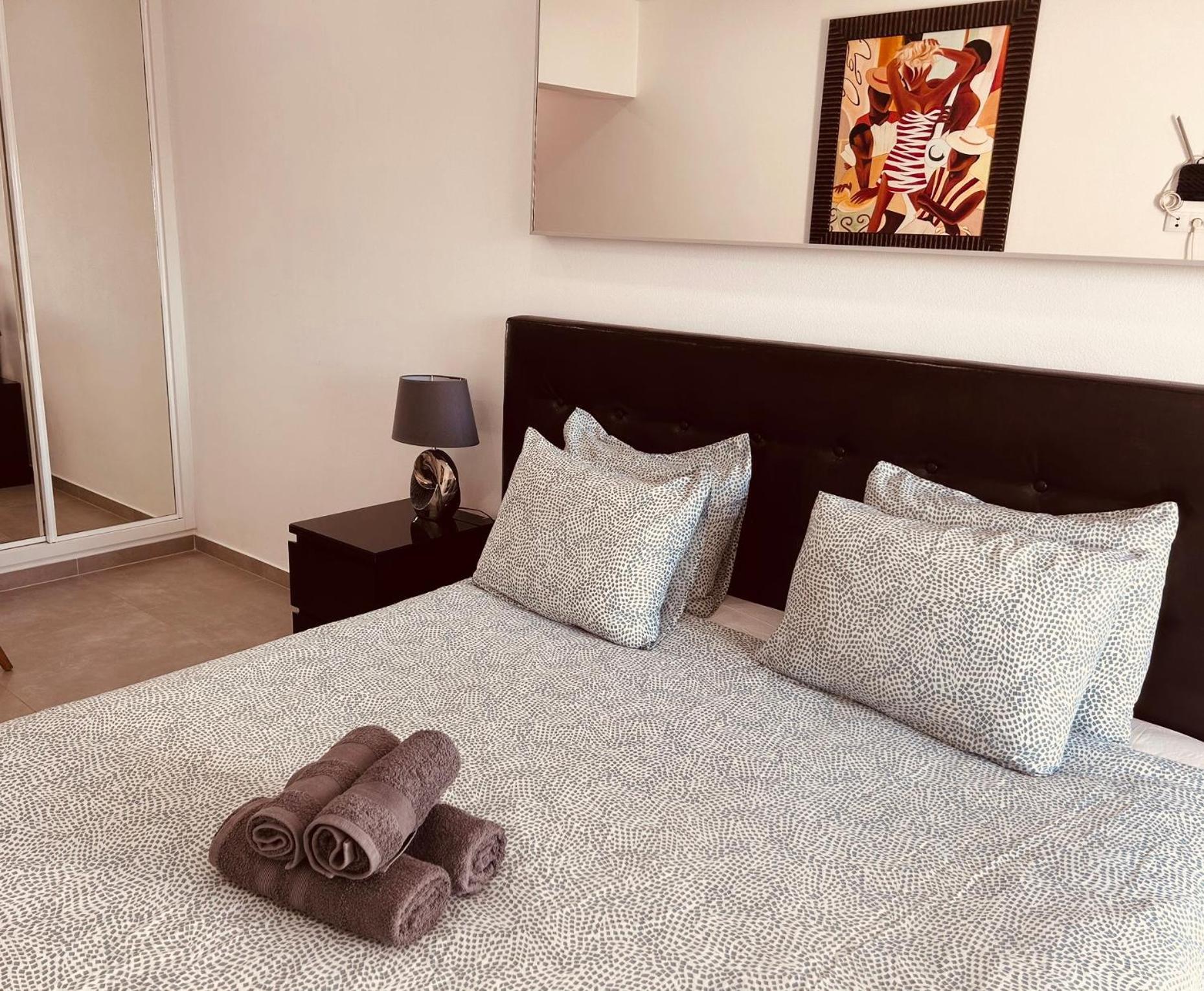Central Lagos Apt With Marina Views Near Beaches 外观 照片