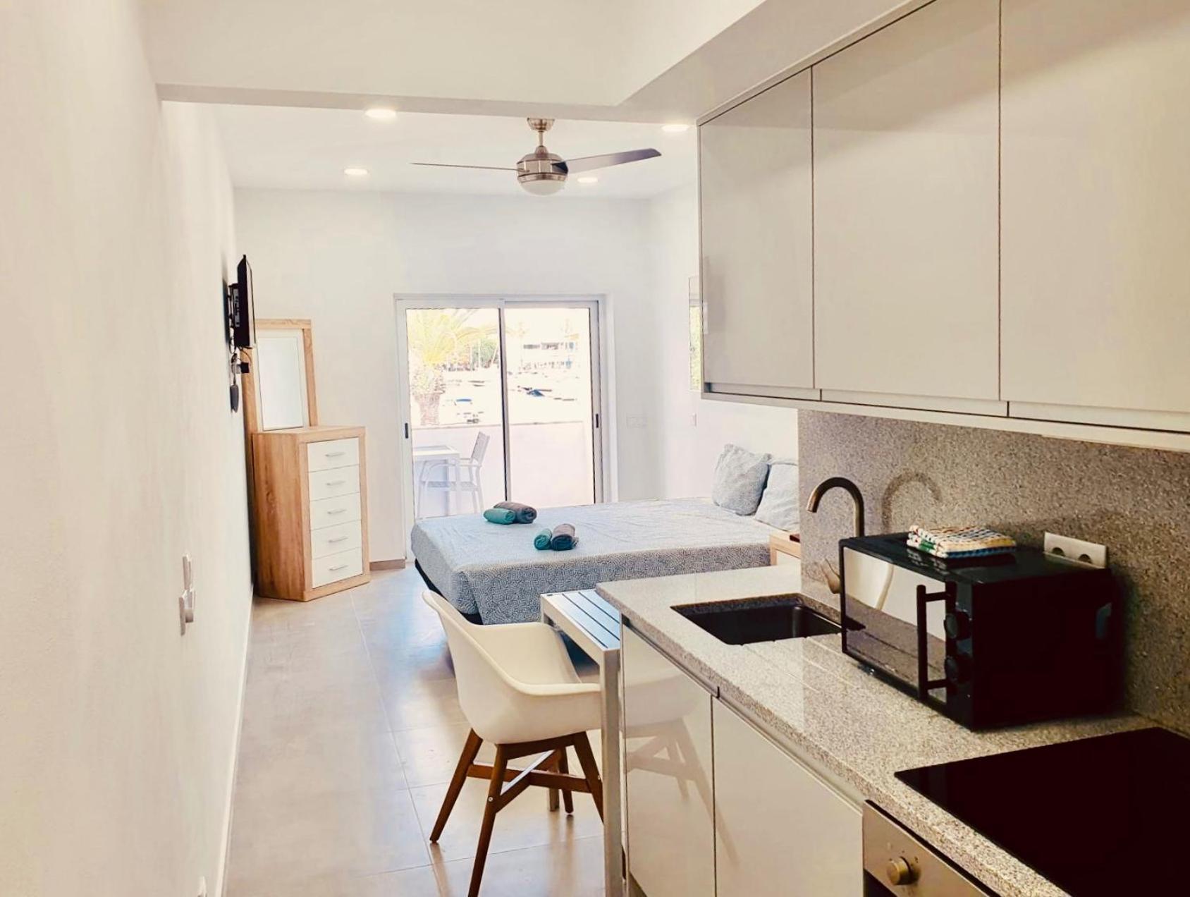 Central Lagos Apt With Marina Views Near Beaches 外观 照片