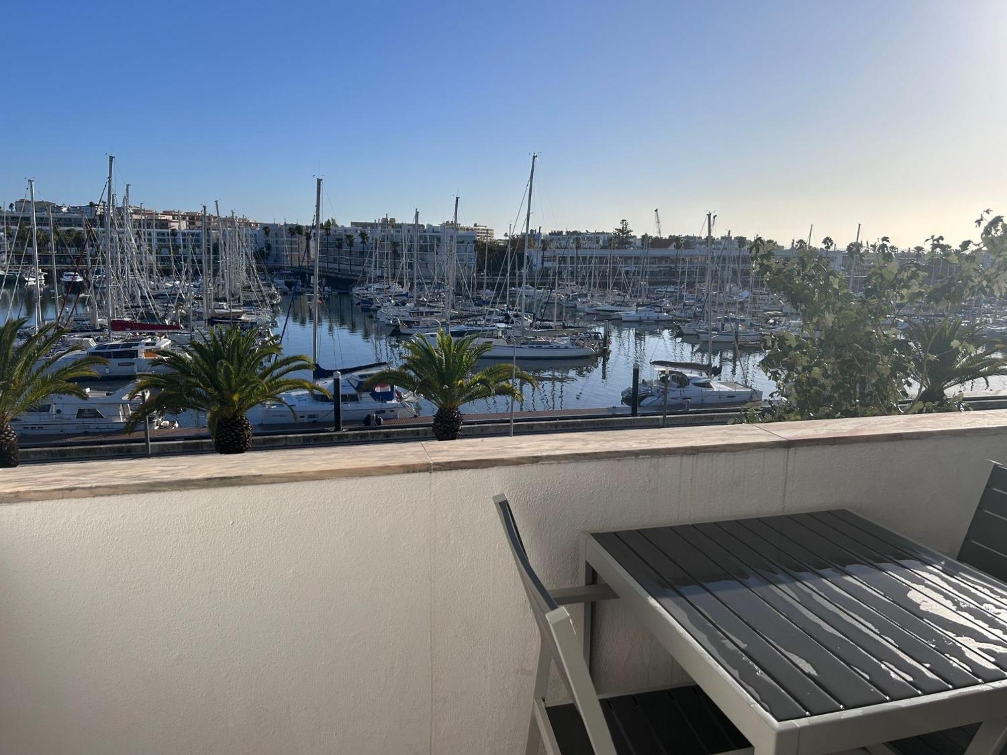 Central Lagos Apt With Marina Views Near Beaches 外观 照片